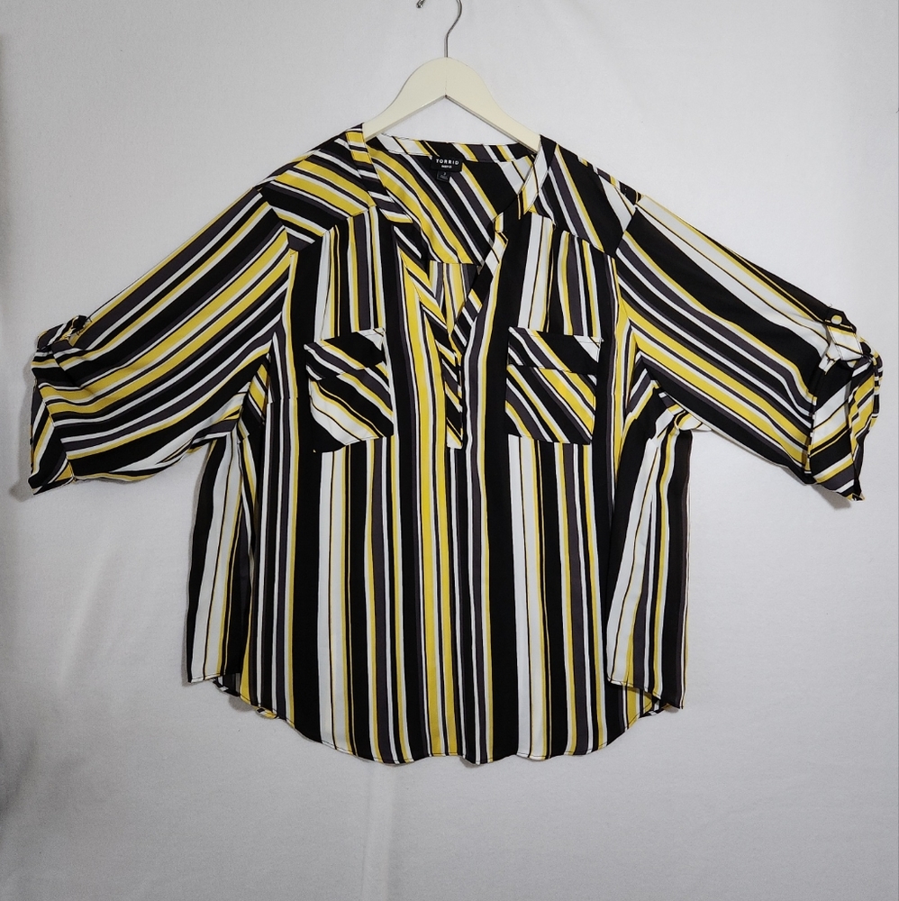 Torrid Harper 3/4 Roll Tab Sleeve Yellow Black Striped Blouse Womens Size 3.